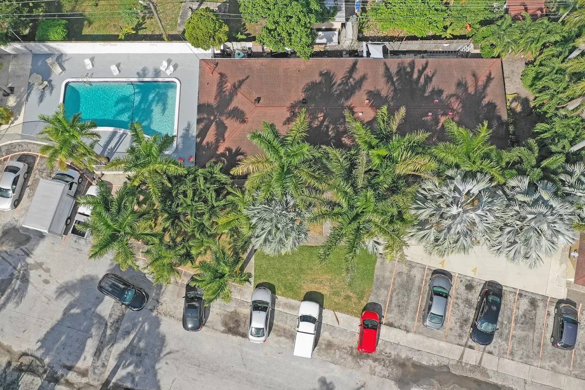Apartment for rent at 4140 SW 24th Court #1, Fort Lauderdale, FL 33317