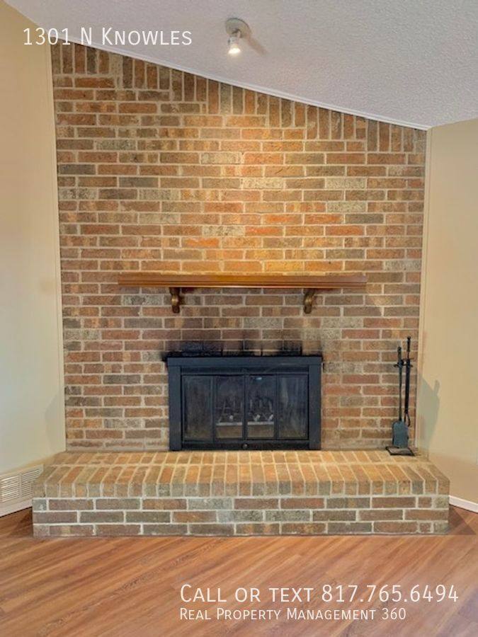 House for rent at 1301 N Knowles, Fort Worth, TX 76179