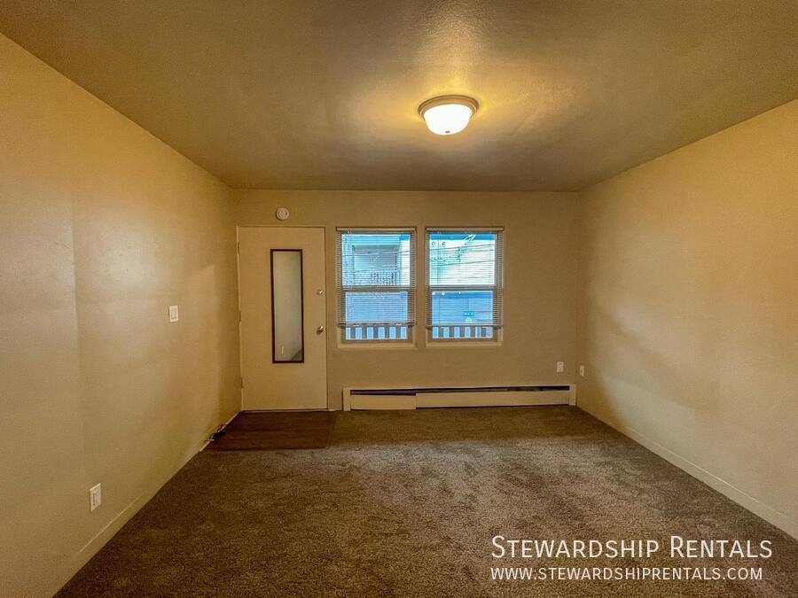 Apartment for rent at 942 E 18th Ave #8, Eugene, OR 97403