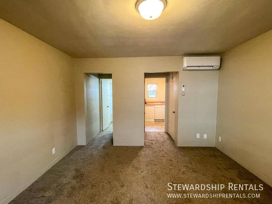 Apartment for rent at 942 E 18th Ave #8, Eugene, OR 97403