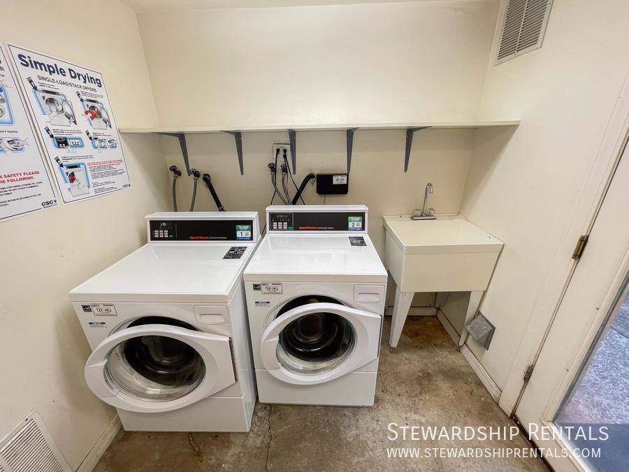 Apartment for rent at 942 E 18th Ave #8, Eugene, OR 97403