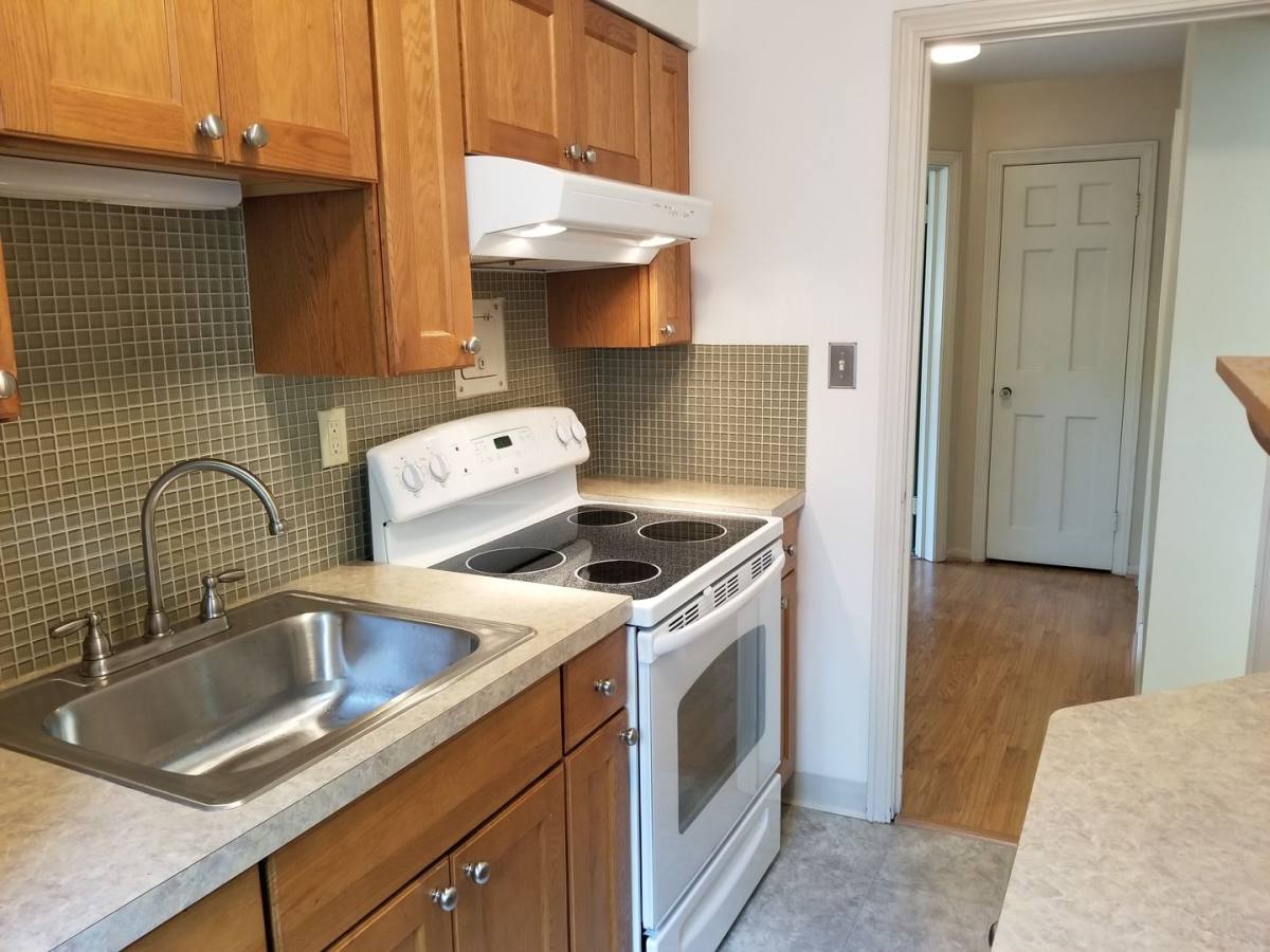 Condo for rent at 13769 Cedar Rd, Cleveland, OH 44118