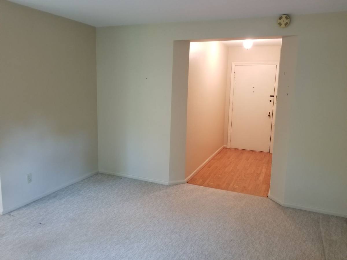 Condo for rent at 13769 Cedar Rd, Cleveland, OH 44118