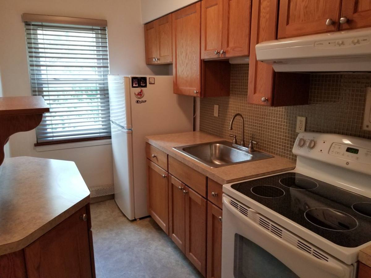 Condo for rent at 13769 Cedar Rd, Cleveland, OH 44118