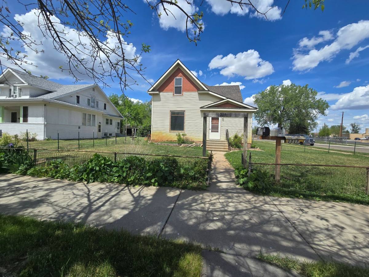 Apartment for rent at 1217 Palmer, Miles City, MT 59301