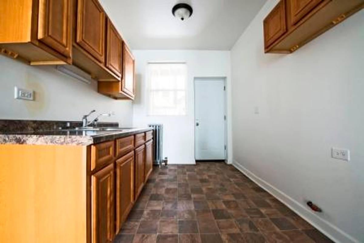 Apartment for rent at 701 S Karlov Ave, Chicago, IL 60624