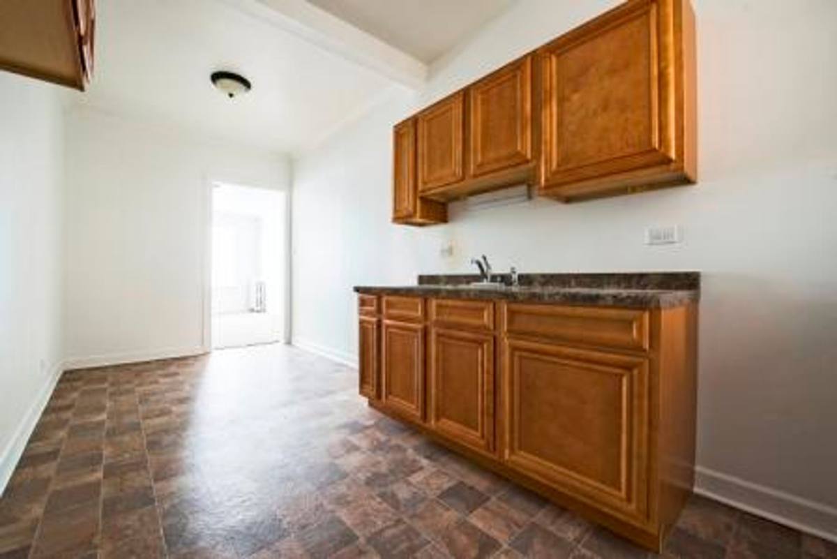 Apartment for rent at 701 S Karlov Ave, Chicago, IL 60624