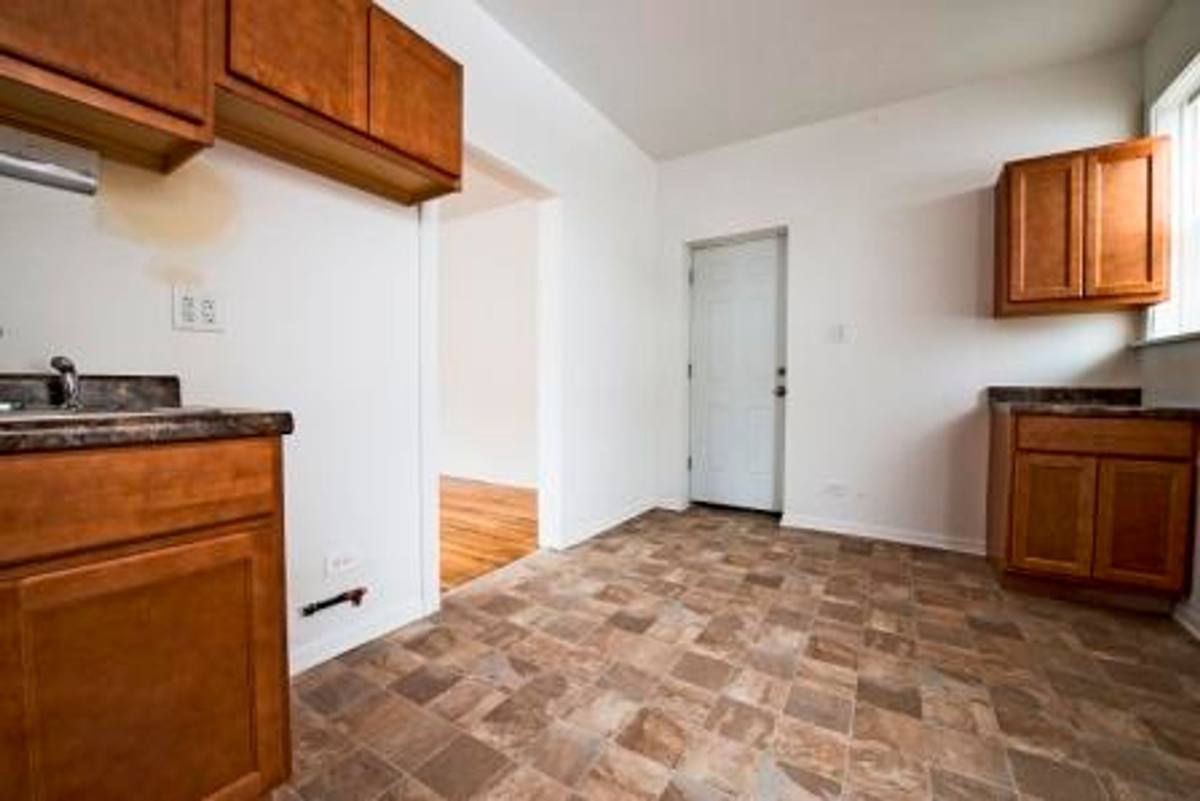 Apartment for rent at 701 S Karlov Ave, Chicago, IL 60624