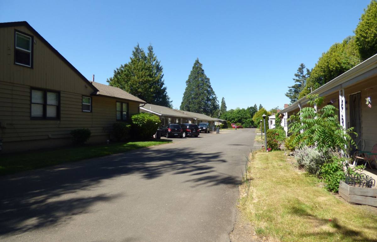 Apartment for rent at 1781-1783 Park Ave NE, Salem, OR 97301