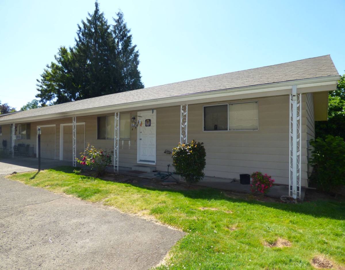 Apartment for rent at 1781-1783 Park Ave NE, Salem, OR 97301