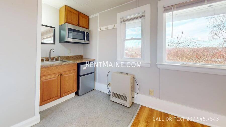 Apartment for rent at 18 Main Rd #5, Holden, ME 04429
