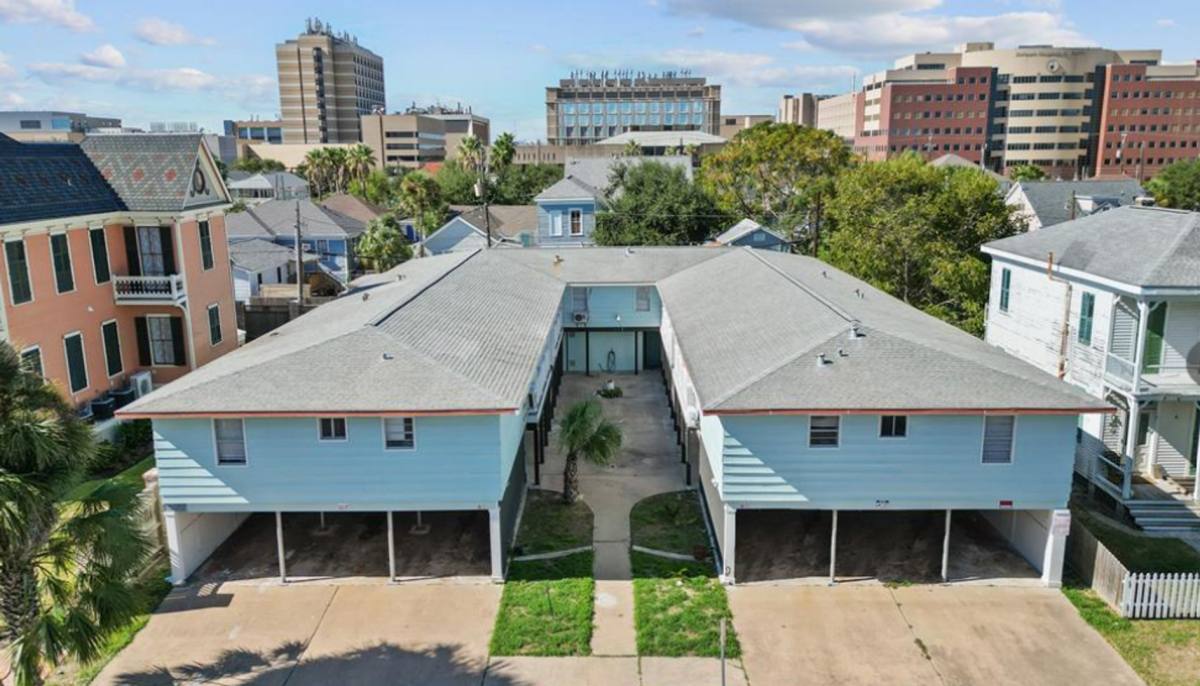 Apartment for rent at 918 Ave G - Per Gas, Galveston, TX 77550