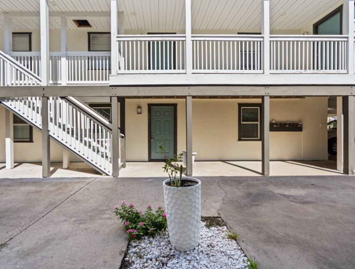 Apartment for rent at 918 Ave G - Per Gas, Galveston, TX 77550