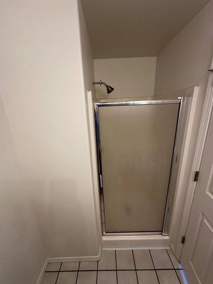 Apartment for rent at 1324 Country Glen Ave NE, Salem, OR 97303
