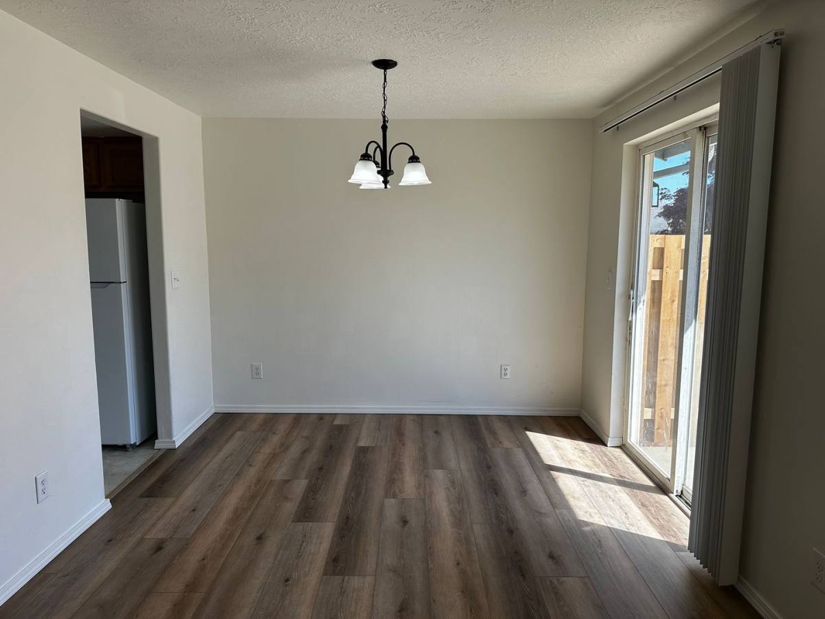 Apartment for rent at 1324 Country Glen Ave NE, Salem, OR 97303