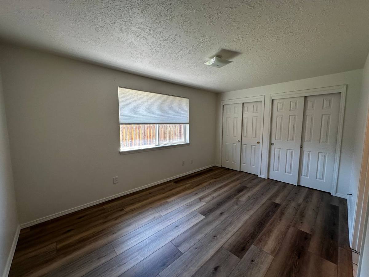 Apartment for rent at 1324 Country Glen Ave NE, Salem, OR 97303