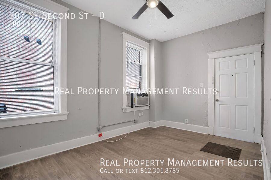 Apartment for rent at 307 SE Second St #D, Evansville, IN 47713