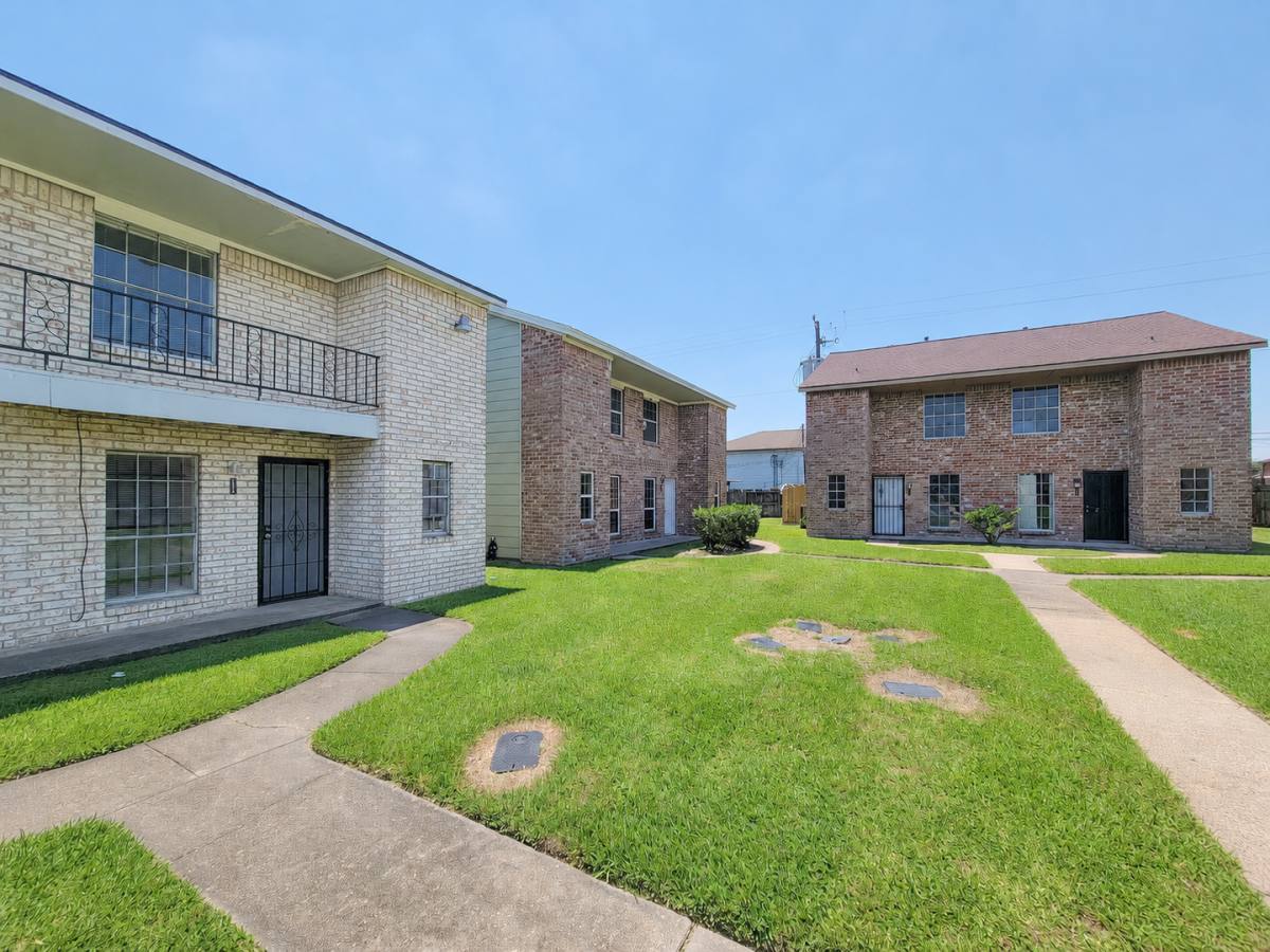 Apartment for rent at 12330 Ormandy St, Houston, TX 77085