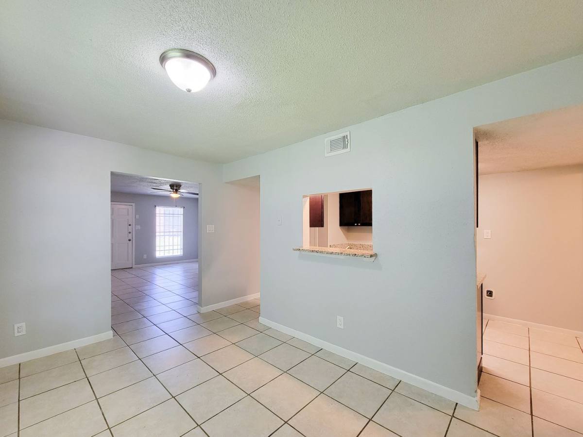 Apartment for rent at 12330 Ormandy St, Houston, TX 77085