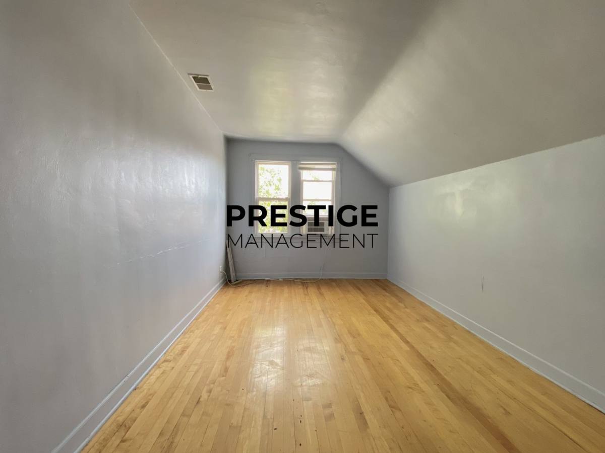 Apartment for rent at 1228 Lakeview Ave #B, Whiting, IN 46394