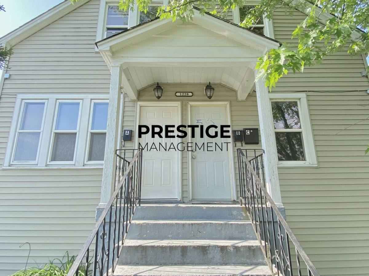 Apartment for rent at 1228 Lakeview Ave #B, Whiting, IN 46394