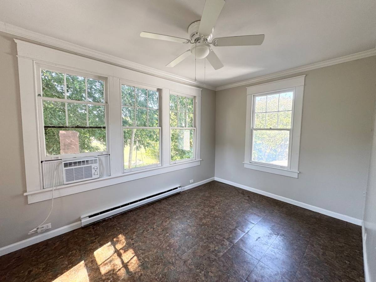Apartment for rent at 207 E Burgess St, Elizabeth City, NC 27909