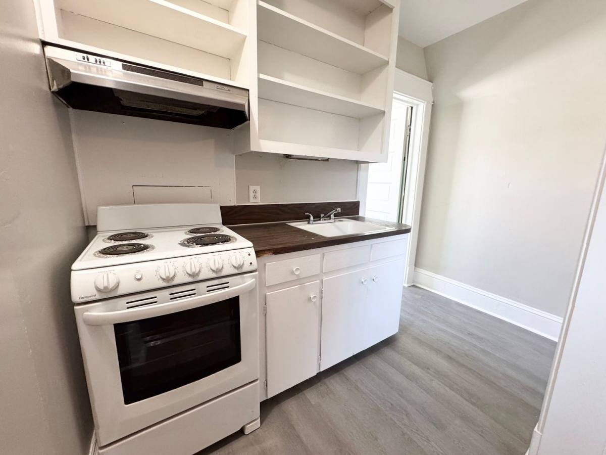 Apartment for rent at 207 E Burgess St, Elizabeth City, NC 27909