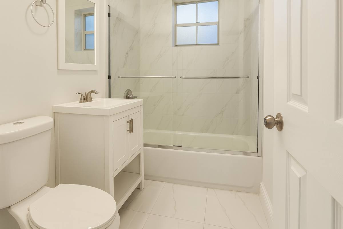 Apartment for rent at 3270 W Trade Ave, Miami, FL 33133