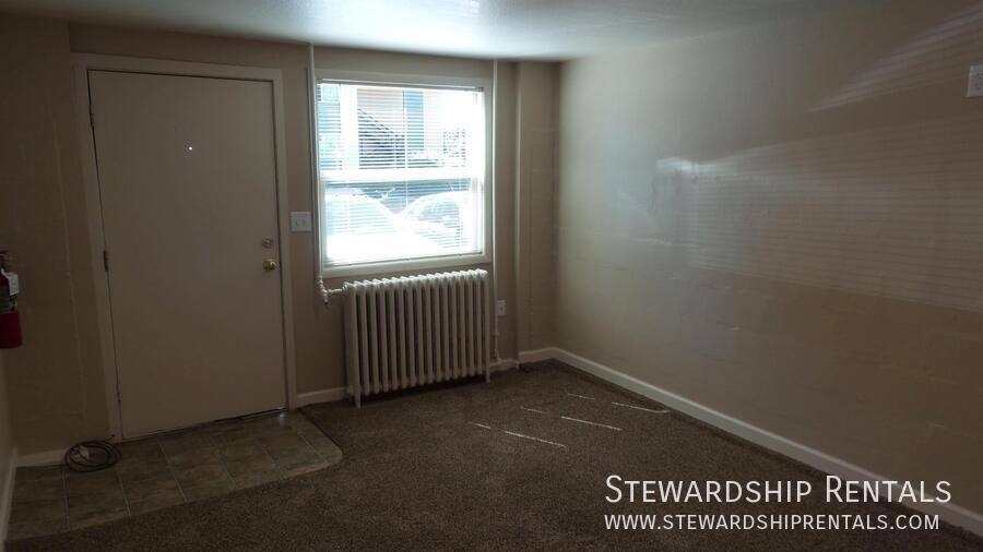 Apartment for rent at 1831 Kincaid St #16, Eugene, OR 97403