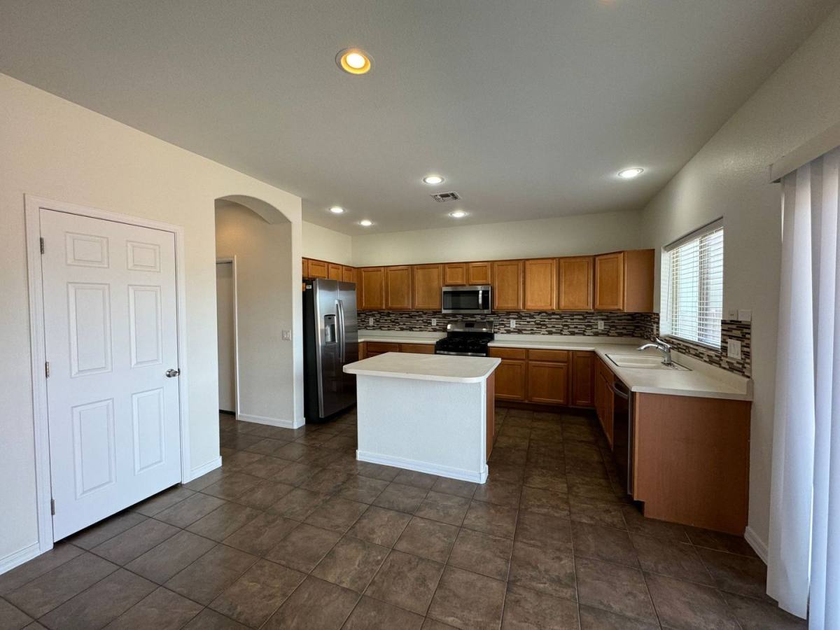 House for rent at 15000 S Camino Rio Puerco, Sahuarita, AZ 85629