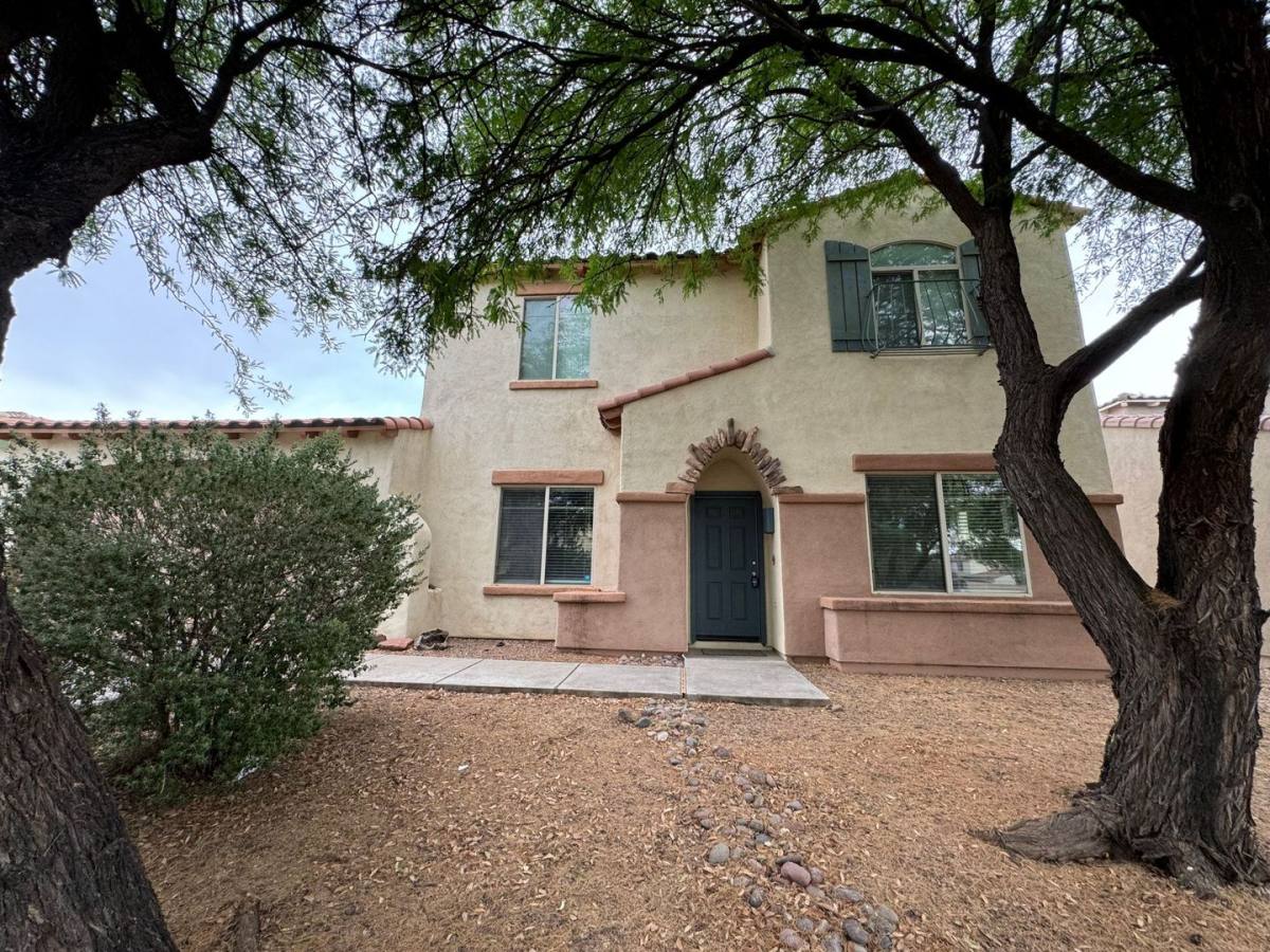 House for rent at 15000 S Camino Rio Puerco, Sahuarita, AZ 85629