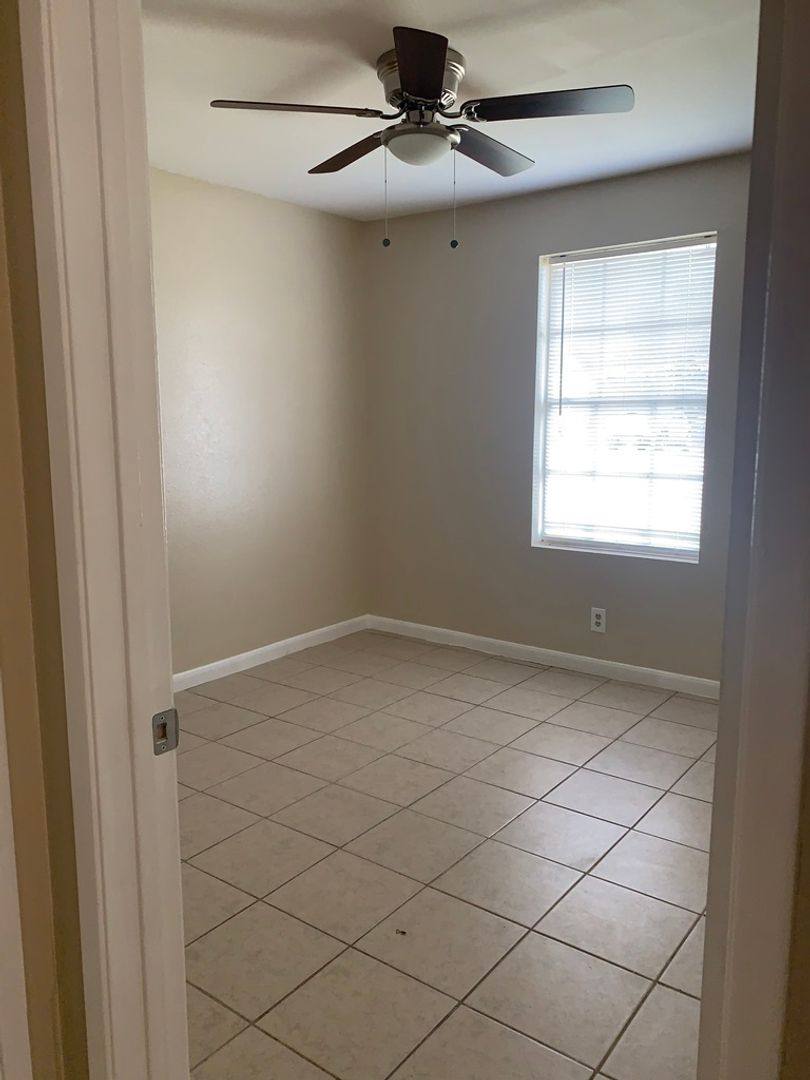 Townhouse for rent at 217 Hunters Lane, Eagle Lake, TX 77434