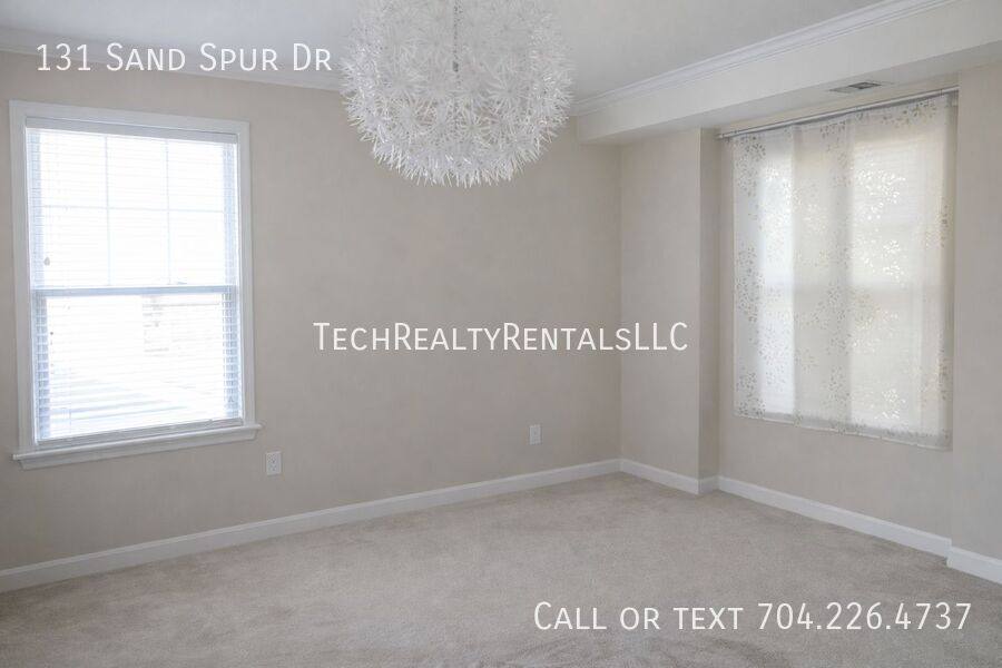 House for rent at 131 Sand Spur Dr, Mooresville, NC 28117