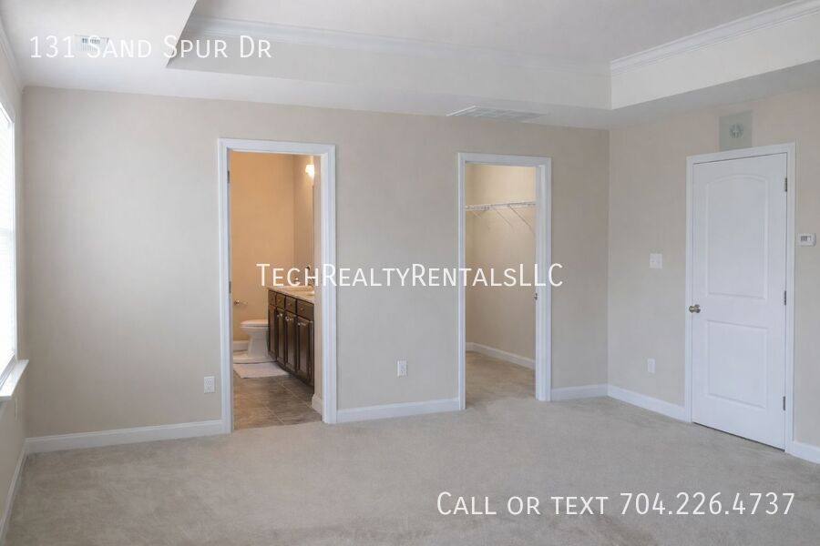 House for rent at 131 Sand Spur Dr, Mooresville, NC 28117