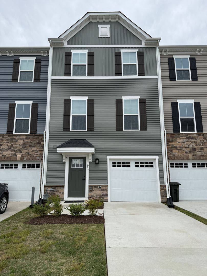Townhouse for rent at 105 Big Woods Dr, Poquoson, VA 23662