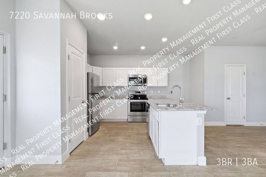 Townhouse for rent at 7220 Savannah Brooks, San Antonio, TX 78233