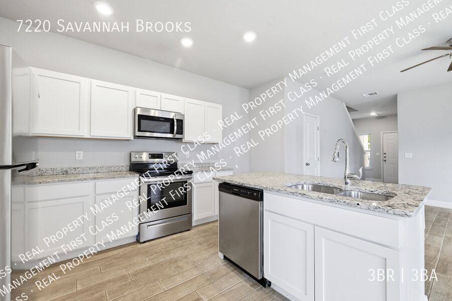 Townhouse for rent at 7220 Savannah Brooks, San Antonio, TX 78233