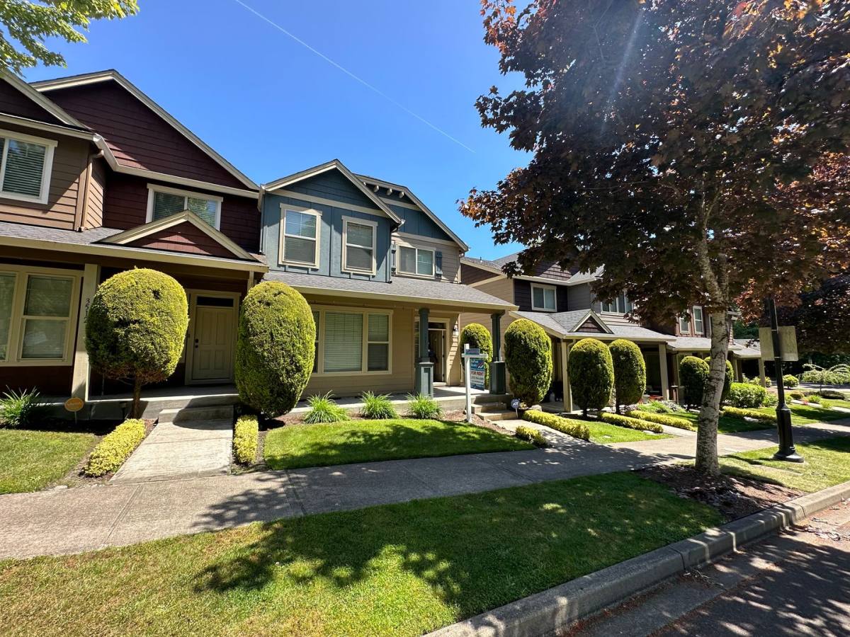 Townhouse for rent at 3510 Hepburn St NE, Olympia, WA 98516