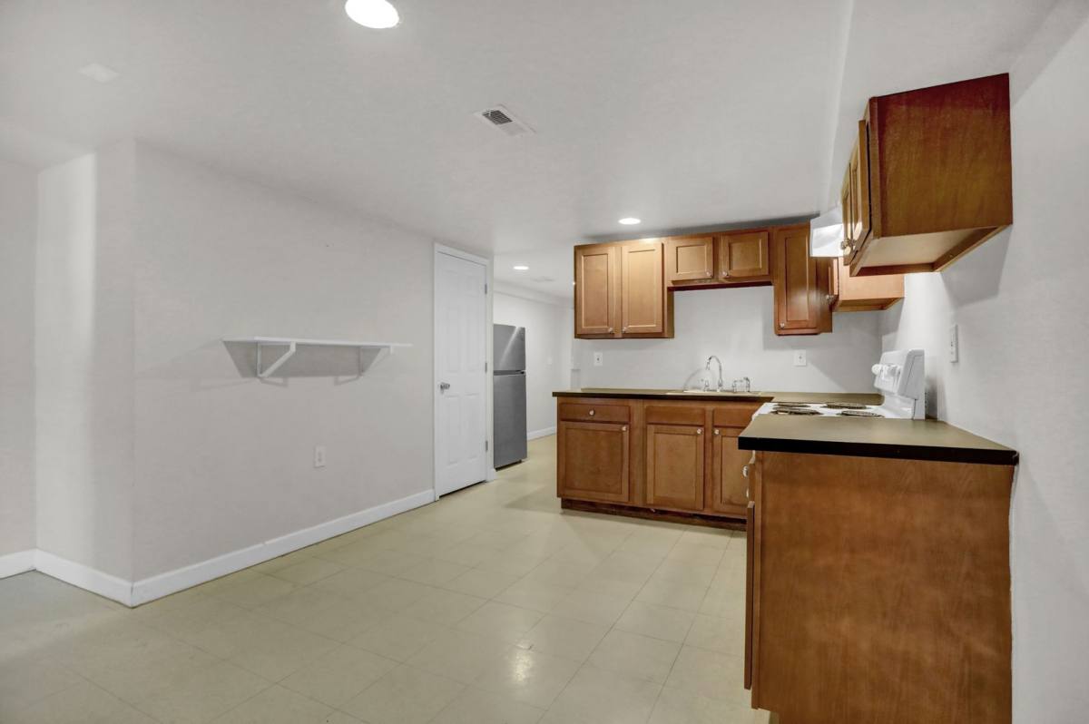 Apartment for rent at 421 Elrino St, Baltimore, MD 21224