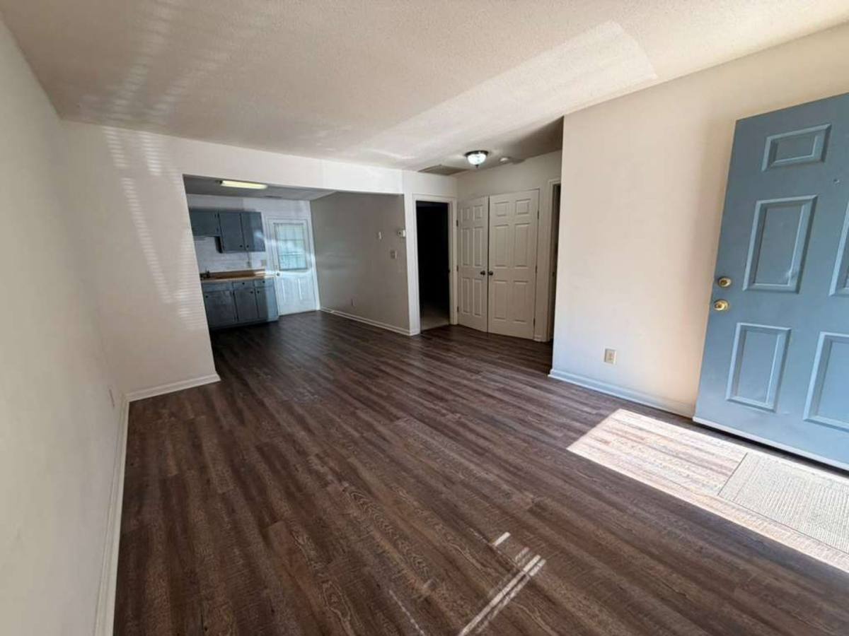 Apartment for rent at 3024 A-F Sherrill Ave, Jamestown, NC 27282