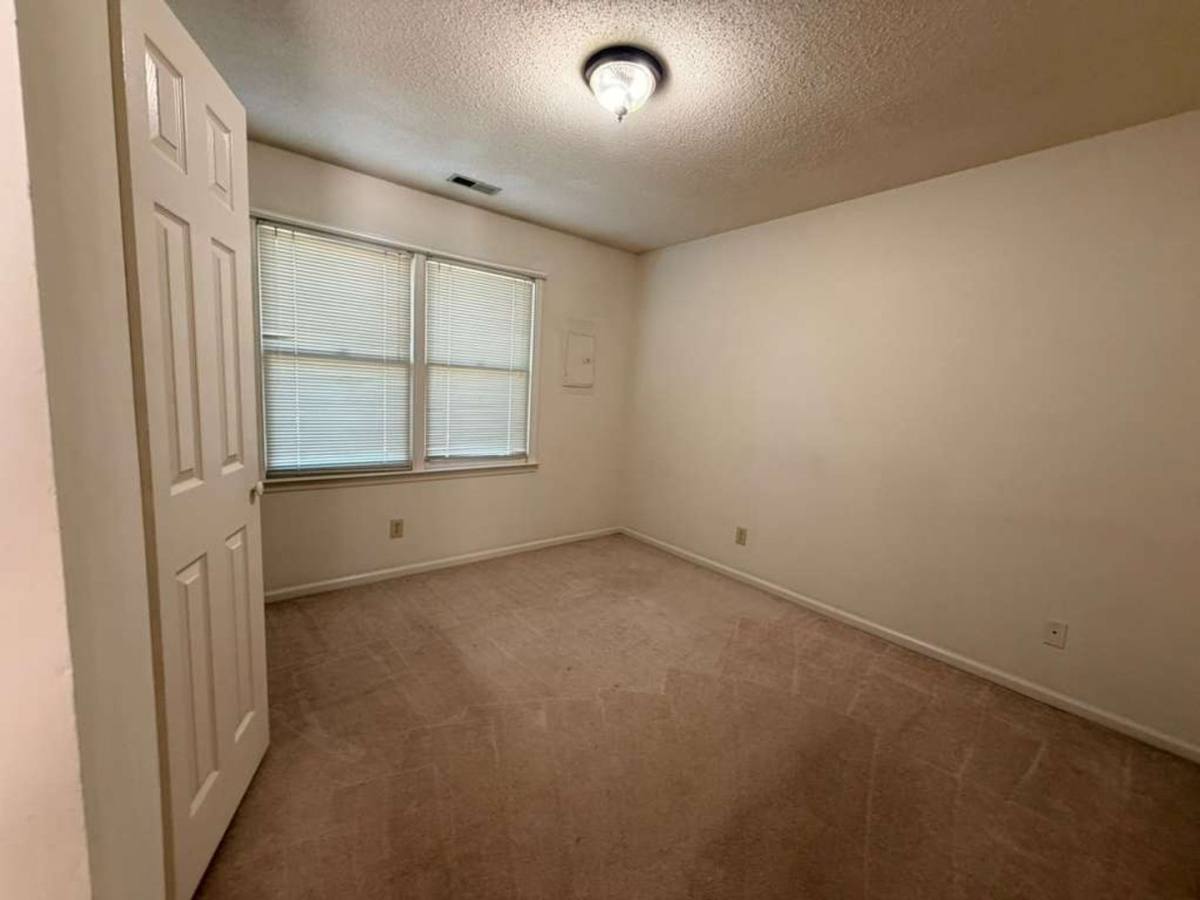 Apartment for rent at 3024 A-F Sherrill Ave, Jamestown, NC 27282