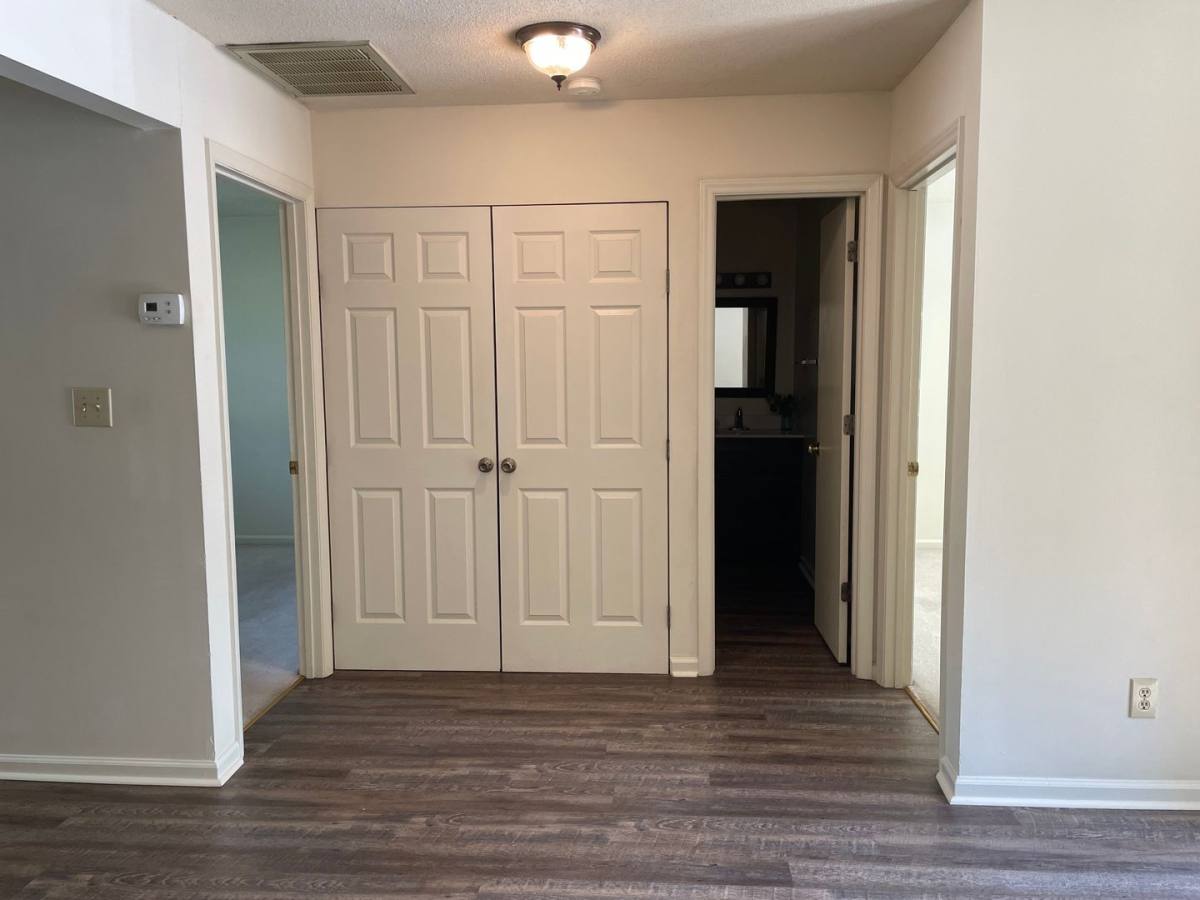 Apartment for rent at 3024 A-F Sherrill Ave, Jamestown, NC 27282
