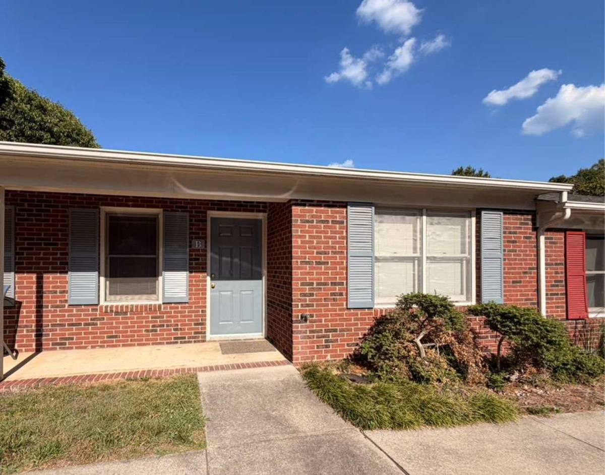 Apartment for rent at 3024 A-F Sherrill Ave, Jamestown, NC 27282