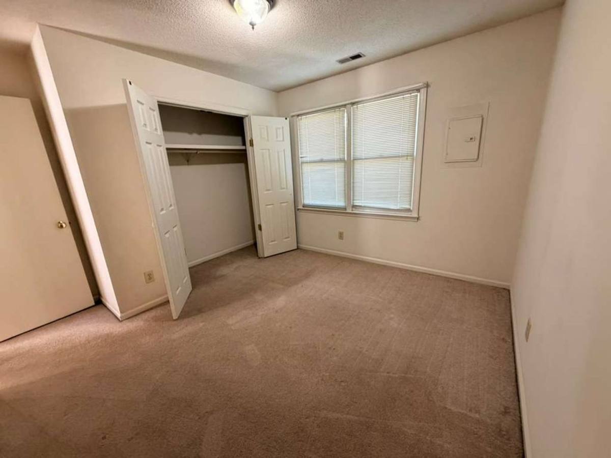 Apartment for rent at 3024 A-F Sherrill Ave, Jamestown, NC 27282