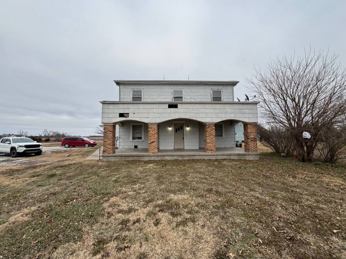 Apartment for rent at 1101 E Hoch, Moundridge, KS 67107