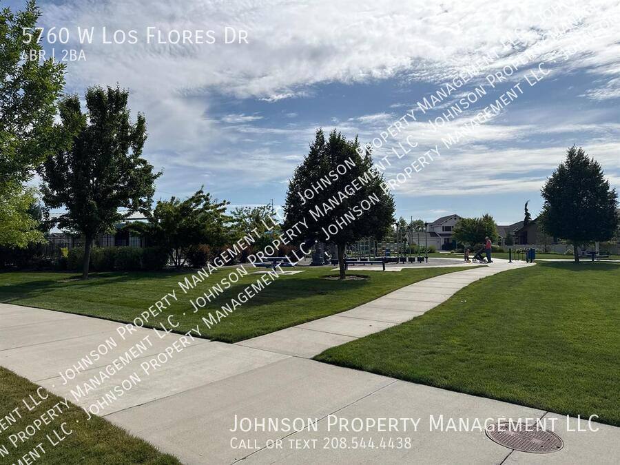 House for rent at 5760 W Los Flores Dr, Meridian, ID 83646