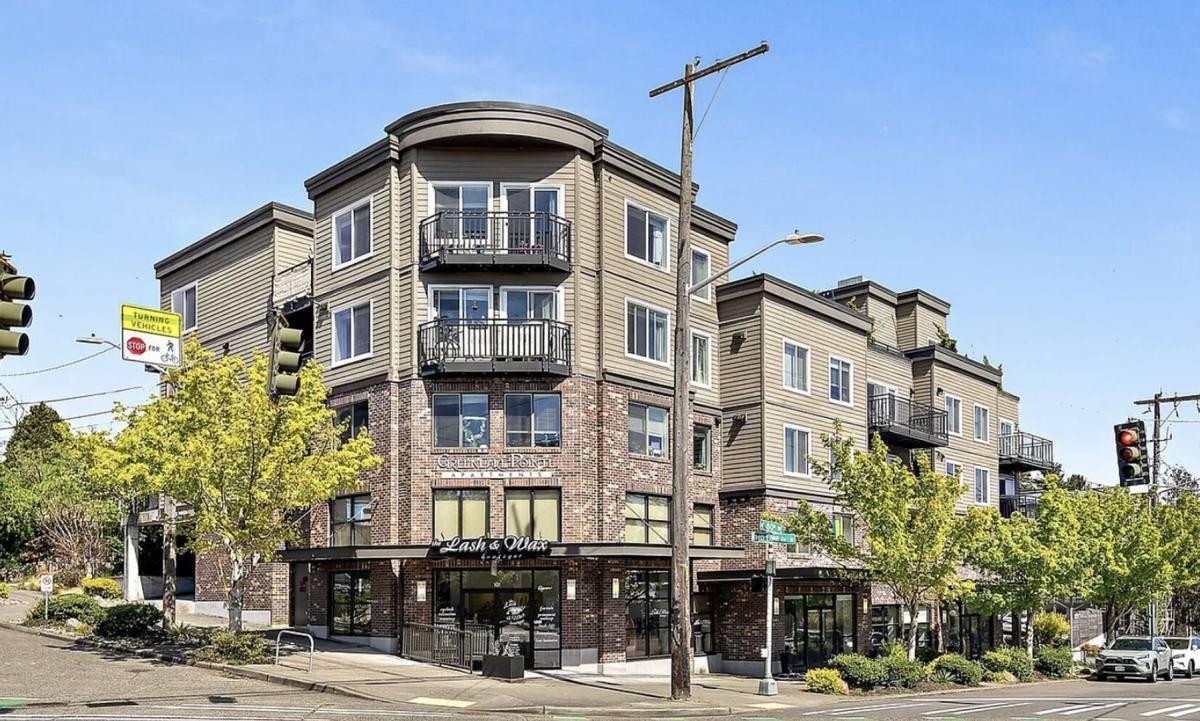 Apartment for rent at 1400 N 80th St, Seattle, WA 98103