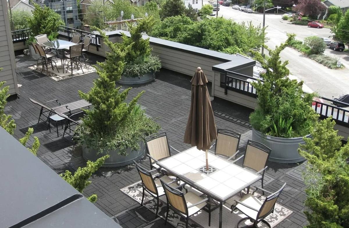Apartment for rent at 1400 N 80th St, Seattle, WA 98103