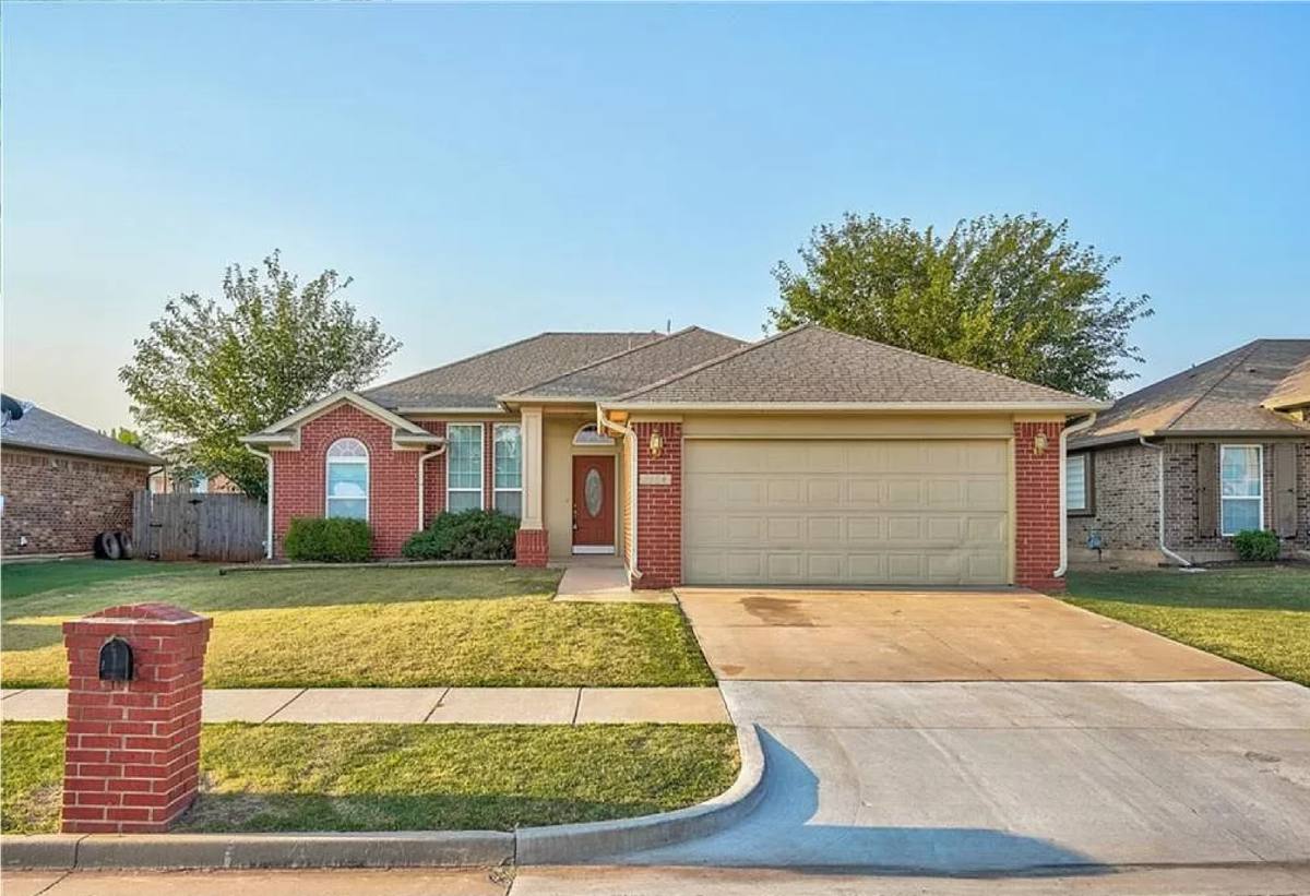House for rent at 2404 NW 161st St, Edmond, OK 73013