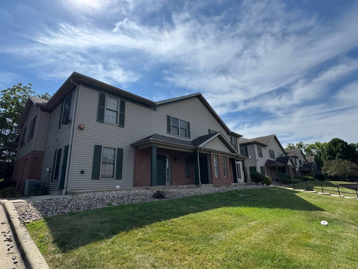 Apartment for rent at 751 W Joan Court, Peoria, IL 61614